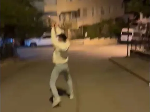 Sokakta havaya ateş açıp paylaşan 2 kişi yakalandı - fotoğraf 2