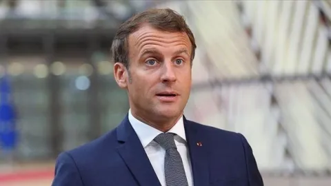 Macron'dan Trump ve Netanyahu'ya: Sırtımızdan geçiniyorlar