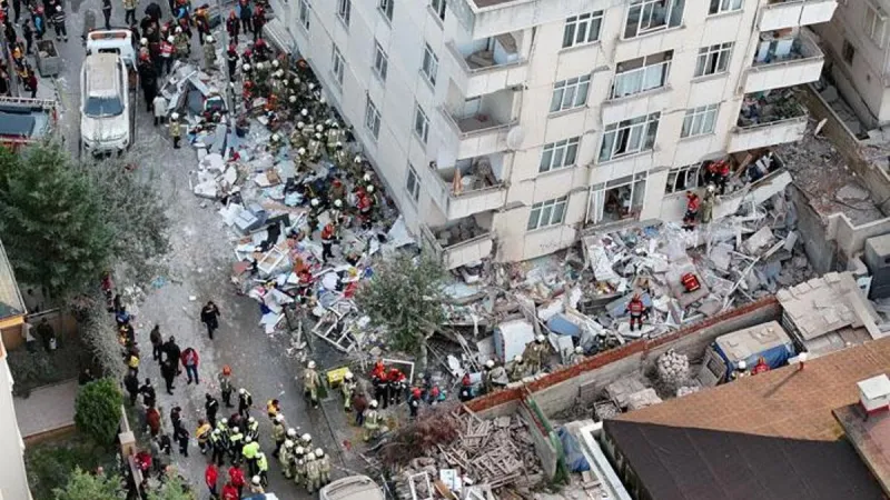 Maltepe Belediye Başkanı açıkladı: Çöken binanın 2 katı kaçakmış!