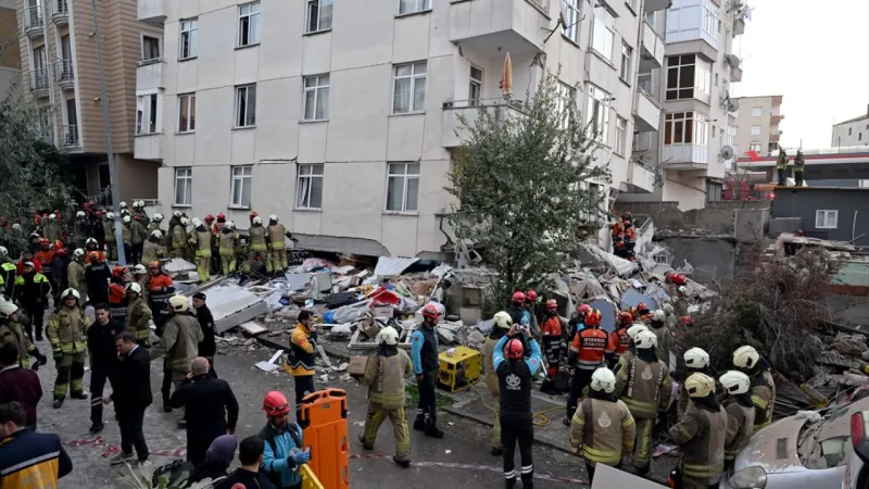 Maltepe'de kısmen çöken binanın mimarı ve şantiye şefi tutuklandı