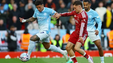 Manchester City, Liverpool'u darmadağın etti