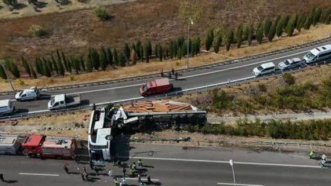 Manisa'da 11 kişinin öldüğü kazaya ilişkin gözaltına alınan 3 şoför adliyede