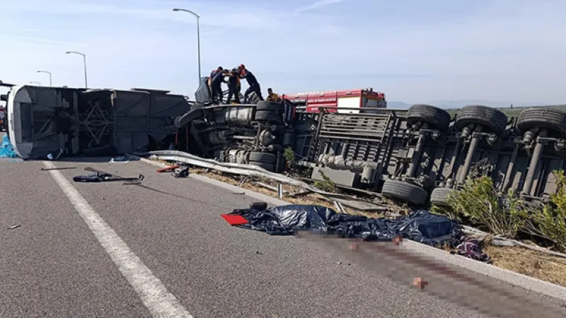 Manisa’da katliam gibi kaza! TIR ile otobüs çarpıştı: 11 ölü, 27 yaralı