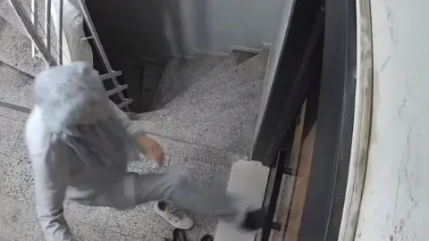 Manisa'da komşu dehşeti: Kapıyı tekmeledi, 3 gün sonra yine aynı adrese gitti