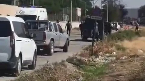 Mardin'de adliye önünde husumet kavgası: Silahlı, taşlı, sopalı çatışma: 6 yaralı