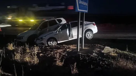 Mardin’de iki otomobil çarpıştı: 1’i bebek 6 yaralı
