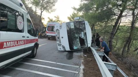 Marmaris'te otel personeli servisi devrildi: 14 yaralı