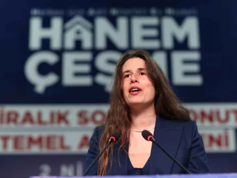 Lâl Denizli'yi meclis toplantısında çıldırtan sözler: "Senin ağzını yerim ben!" - fotoğraf 3