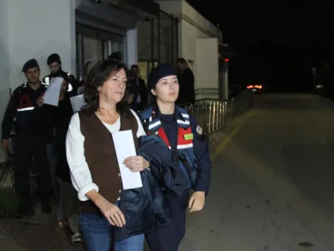 Çukurova Belediyesi'ne operasyon: Emrah Kozay, Soner Çetin ve diğer şüpheliler adliyeye sevk edildi - fotoğraf 4