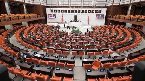 Meclis'te fon teklifinin görüşmeleri öne çekildi