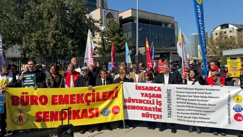 Memurlar bütçeyi protesto etti