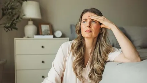 ‘Menopoz bir hastalık değil, kadın yaşamının doğal bir dönemidir’