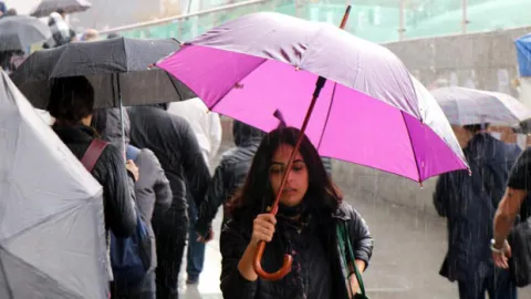 Meteoroloji 3 ili uyardı: Kuvvetli yağış geliyor... Dolu yağışı, fırtına ve sel riskine dikkat