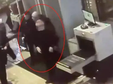 Sahte polisler iş insanını kaçırıp 10 milyonluk servetini gasp etti - fotoğraf 1