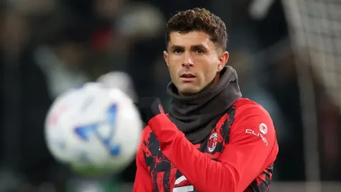 Milan Pulisic'in sözleşmesini uzattı