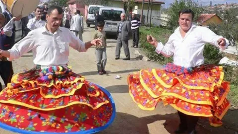 Milletvekilliği köçek oynamaya benzemez