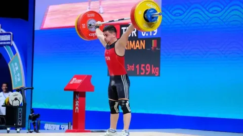 Milli halterci dünya ikincisi oldu
