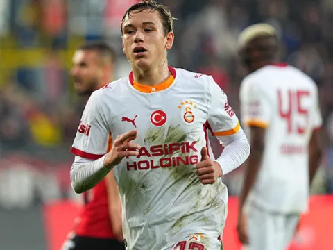Galatasaraylı Batrakov'u canlı izlediler! '50 milyon sterlin' - fotoğraf 3