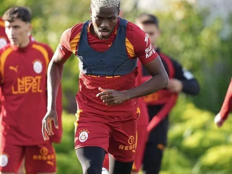 "Osimhen Galatasaray'dan ayrılmalı demedim" - fotoğraf 2