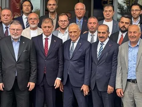 Cemil Tugay'dan AK Parti'ye dikkat çeken ziyaret: Konuşmak değil, çalışmak zamanı - fotoğraf 1