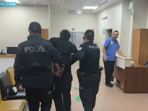 Para vermeyen annesini rehin aldı, çatıya çıktı: Özel harekatı görünce bıçağı attı - fotoğraf 3