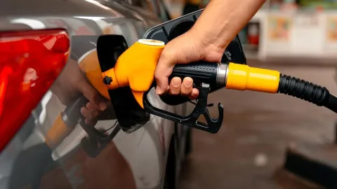 Motorin indirimi gece yarısı pompaya yansıdı