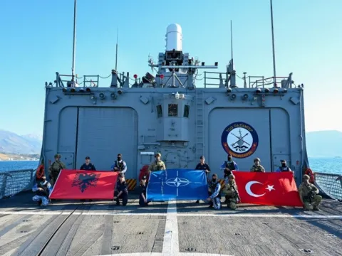 NATO’nun teyakkuz faaliyetinde TCG Anadolu ve TB-3 SİHA’lar sahnede - fotoğraf 5