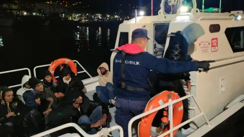 Muğla açıklarında 36 düzensiz göçmen kurtarıldı