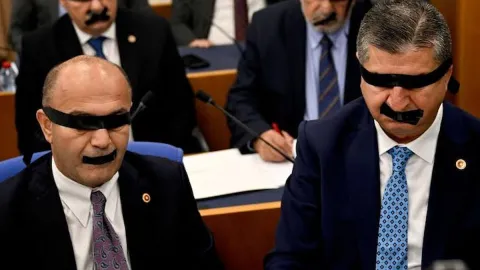 Muhalefetin eylemine tepki yağıyor: Böyle savunacaksanız hiç savunmayın