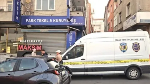 Müzikholde silahlı çatışma: Biri polis 2 kişi öldü