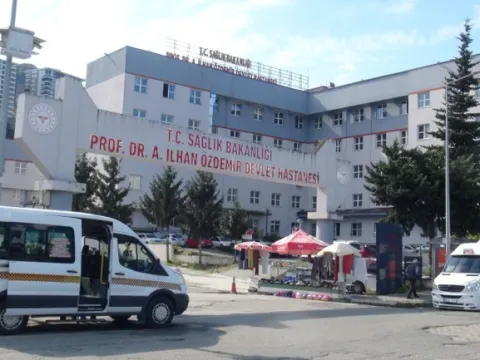 Türkiye'de ilk kez gerçekleştirildi: Sağ böbreği leğen kemiğinde olan hastaya başarılı operasyon - fotoğraf 4