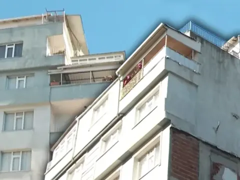 İstanbul'un ölüme davetiye çıkaran binaları. Yıkıldı yıkılacak korkusuyla yaşıyorlar - fotoğraf 1
