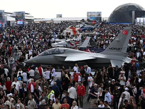 TEKNOFEST Güneydoğu'da son gün heyecanı: Türk Yıldızları yeniden gökyüzünde - fotoğraf 1