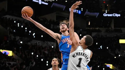 NBA'de Thunder, sezona Spurs galibiyetiyle başladı