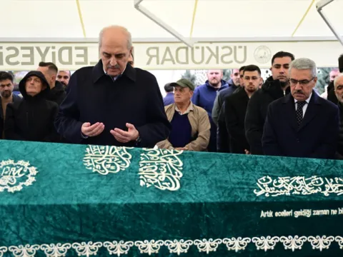 Yazar Cevat Özkaya son yolculuğuna uğurlandı - fotoğraf 1