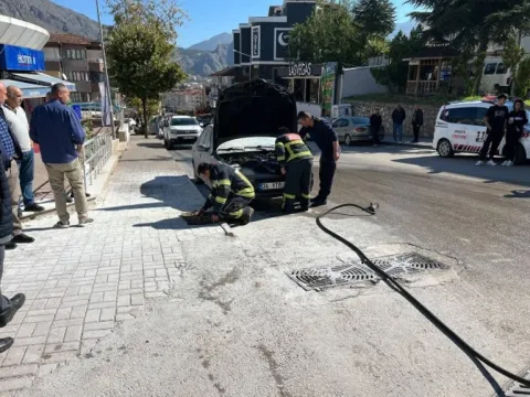 Sınav heyecanı yaşayan gencin başına talihsiz olay: Park halindeki otomobili alev alev yandı - fotoğraf 5