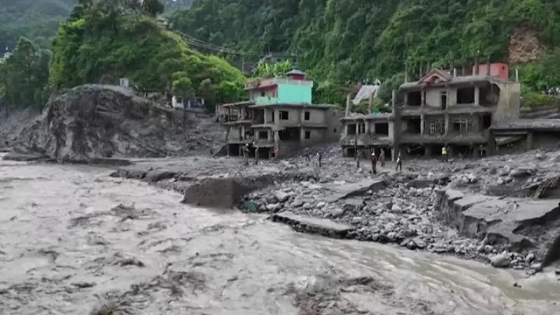 Nepal'de resmi açıklama: 6 bin 740 ölü