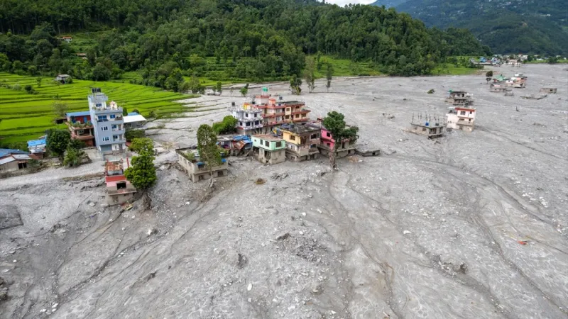 Nepal'de selde kaybolanlar için arama kurtarma çalışmaları sona eriyor