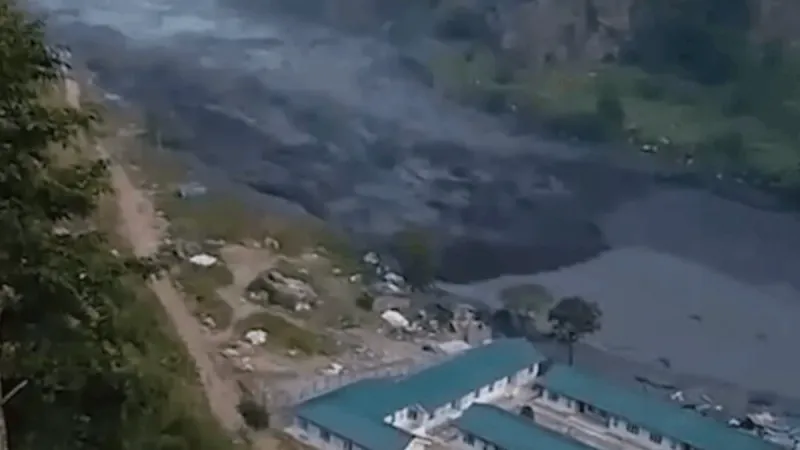 Nepal'den felaket görüntüleri! 40'tan fazla evi sel yuttu