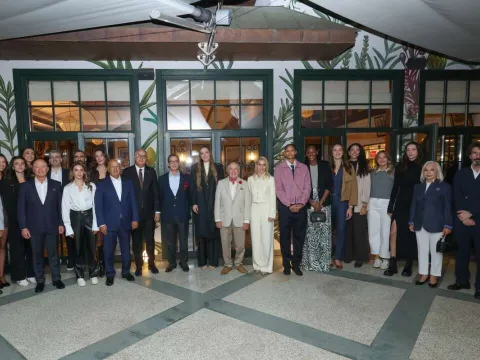 Filenin Sultanlarına Ömer Koç'tan yemek, Rahmi Koç'tan büyük ödül - fotoğraf 1