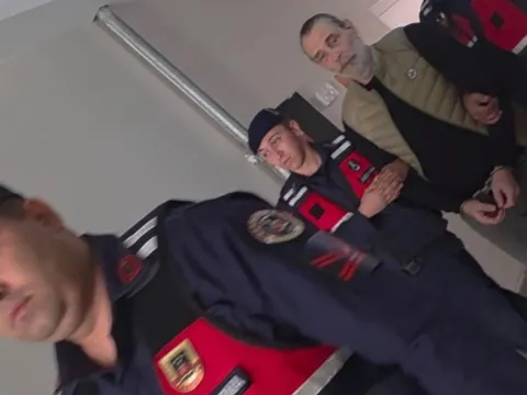 Erdal Beşikçioğlu'nu vatandaş görüntüledi: Hastanedeki bitkin hali dikkat çekti - fotoğraf 2