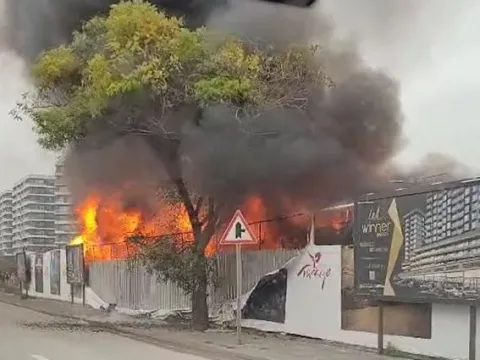 Ankara'da işçilerin kaldığı 5 konteyner yandı - fotoğraf 3