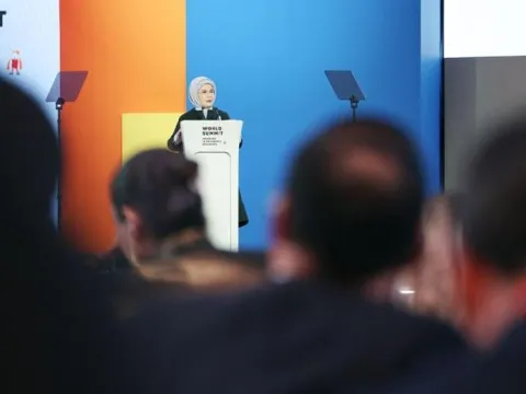 Emine Erdoğan ve Esra Albayrak'tan Özbekistan'da açıklamalar: Çocuklar bizim en önemli meselemiz - fotoğraf 1