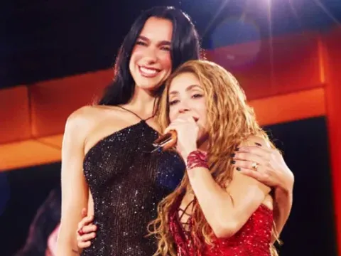 Madrid sahnesinde sürpriz buluşma: Dua Lipa ve Shakira'dan düet - fotoğraf 3