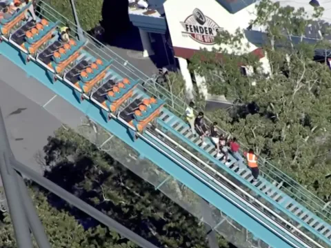 Dehşete düşüren ölüm: Lunaparktaki 61 metrelik hız treninden korku evine düştü - fotoğraf 1