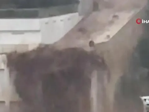 Sarıyer'de sel böyle geldi: Canını zor kurtardı - fotoğraf 6