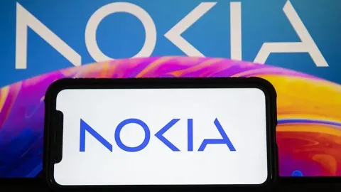 Nokia, elindeki birimi Alman fona satıyor