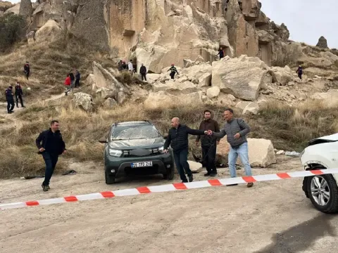 Kapadokya'da peribacası çöktü. İki kişi hayatını kaybetti - fotoğraf 1