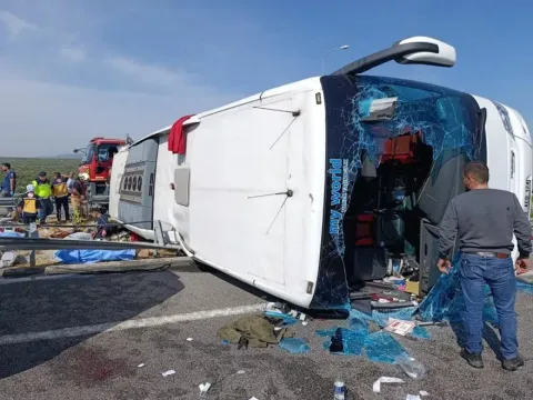 Manisa'da katliam gibi kaza: 11 can kaybı var - fotoğraf 1