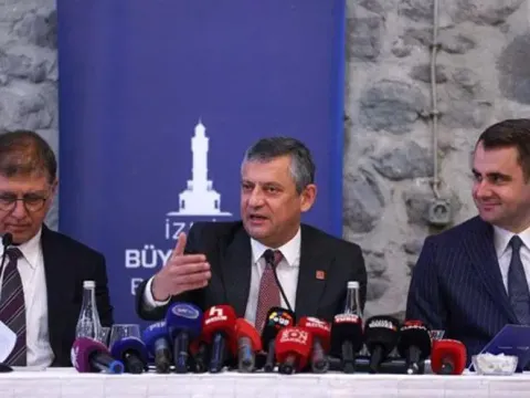 Cemil Tugay AK Parti Genel Merkezi'nde - fotoğraf 1